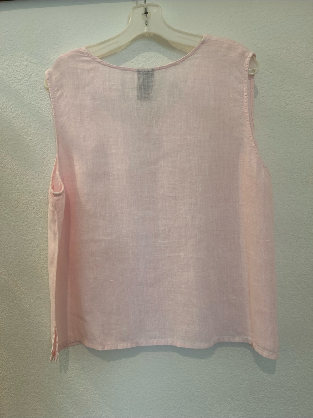 Shipping Discount!
Match Point Linen Shell
Baby Pink
Size Medium - Picture 3 of 5